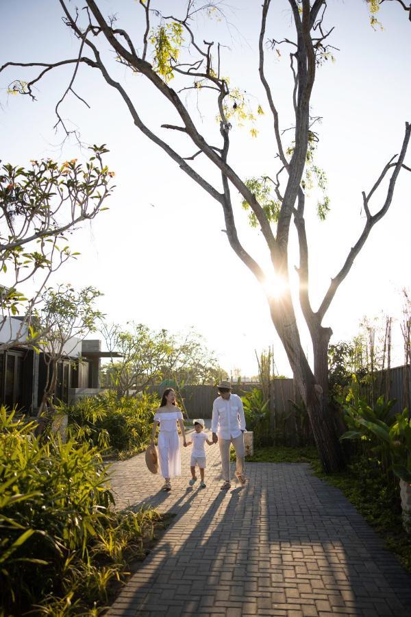 Sumitra Luxury Villas A Pramana Experience ซานูร์ ภายนอก รูปภาพ